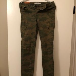 Zara Pants - Camo jeans Zara Pants - Camo jeans